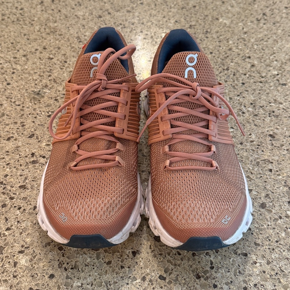 On Running Cloudswift shoes women’s 9